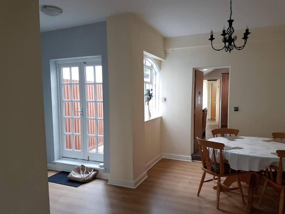 Stratford Centre, Ground Level, Parking Nearby Apartamento Exterior foto